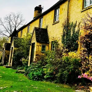 Summertime in Scenic Cotswolds for the day £28.50